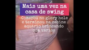 No swing brincando no glory hole e na cabine aquário com vários!