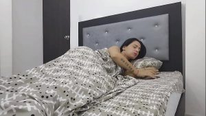 cogiendo con la cachonda de mi Mdratra mientras estamos en la casa sin nadie, cumpliendo un deseo sexual