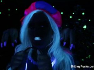 Britney Amber & a hot blonde share Halloween scare then each other