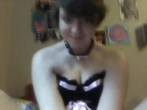 19 year old kitty finger fucks her pussy