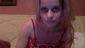 Suzy Blonde Amateur MILF Flashes Tits & Shakes Ass on Webcam