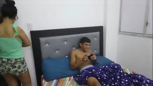Follada de mi Mujer Mientras Juego XBOX