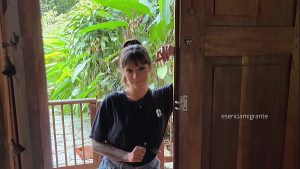 Daddy’s babysitter is at home, can you help me experience something?