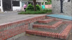 iniciamos una conversación con mi hermanastra de lo bueno que la pasamos en la fiesta y la terminamos con risas muy deliciosas no se imaginan como!…
